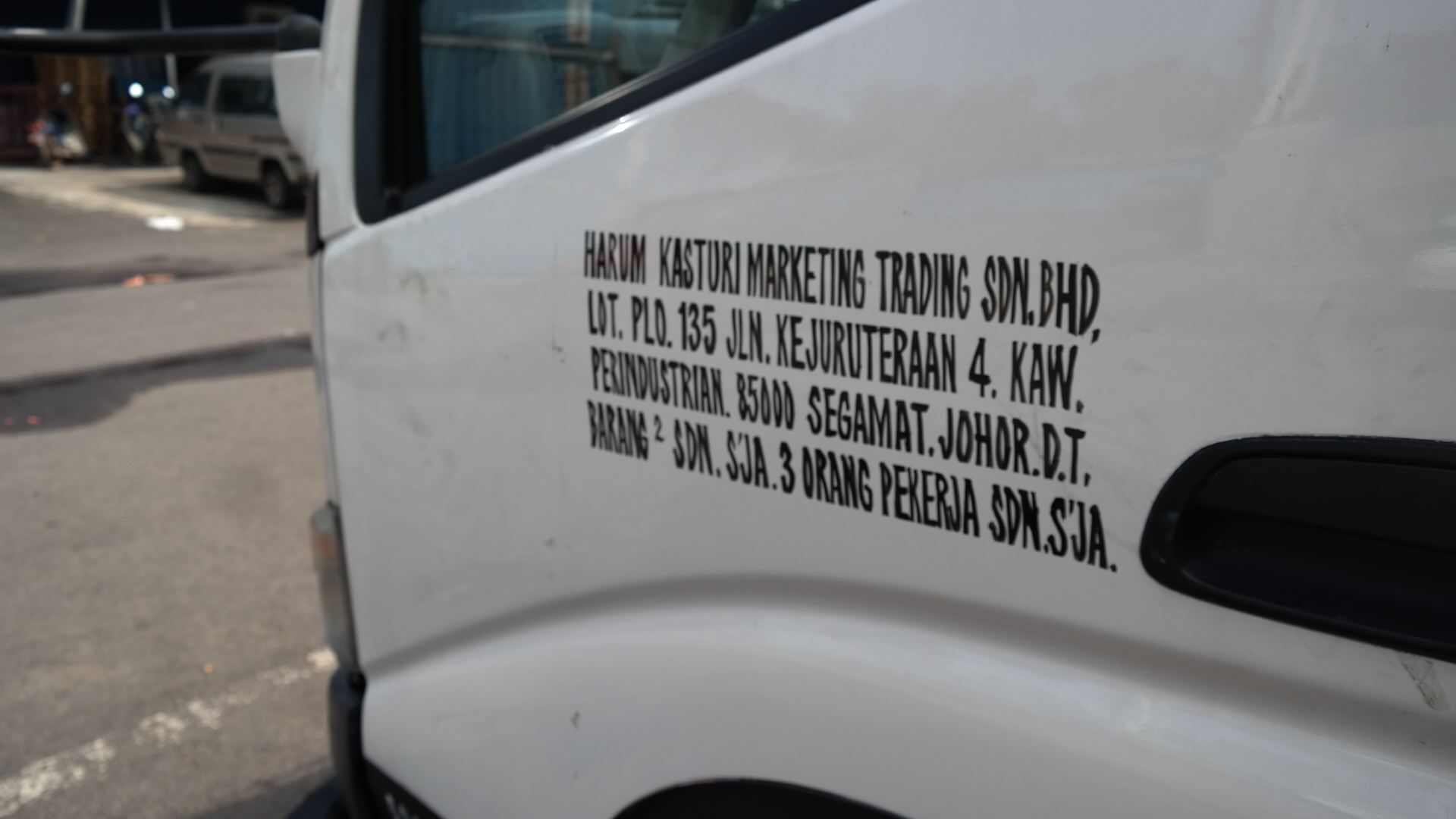 Harum Kasturi distribution vehicle
